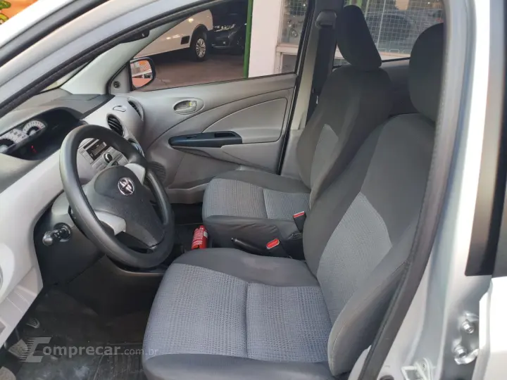 Etios Hatch 1.3 16V 4P FLEX XS