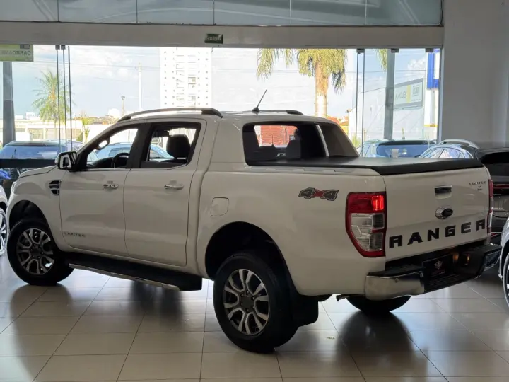 Ranger 3.2 20V CABINE DUPLA 4X4 LIMITED TURBO DIESEL AUTOMÁT