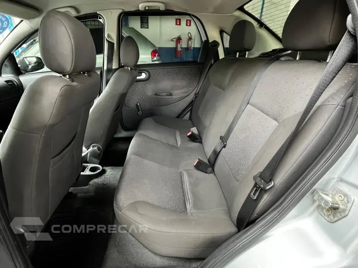 CORSA 1.4 MPFI Premium Sedan 8V