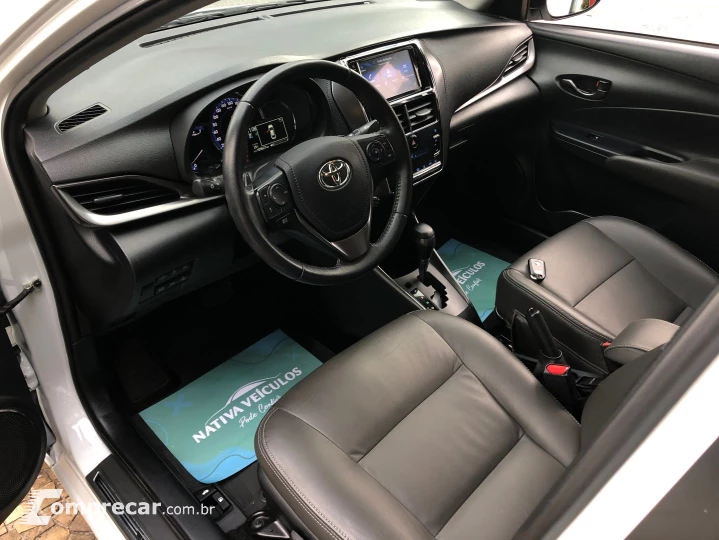 Yaris 1.5 16V Flex Sedan Xs Connect Multidrive