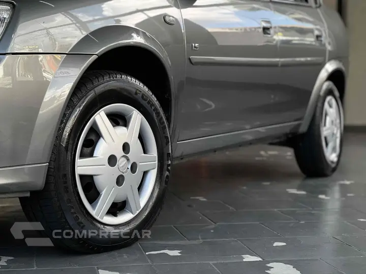 CLASSIC 1.0 MPFI LS 8V FLEX 4P MANUAL