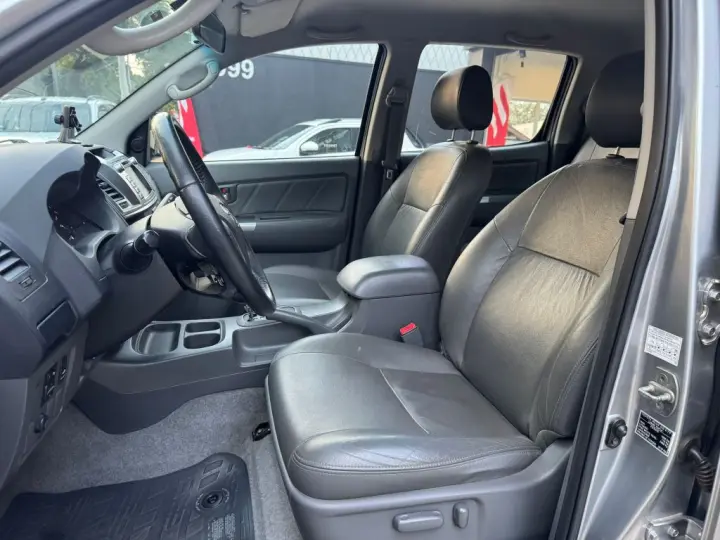 Hilux CD SRV 4x2 2.7 Flex 16V Aut.