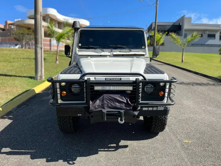 DEFENDER 2.5 SW HCPU 130 4X4 TURBO DIESEL 4P MANUAL