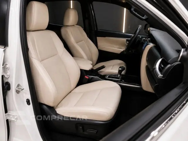 HILUX SW4 - 2.8 D-4D TURBO DIAMOND 7L 4X4 AUTOMÁTICO
