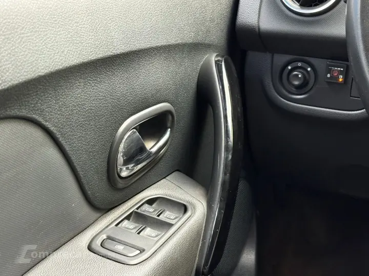 LOGAN 1.6 16V SCE Iconic