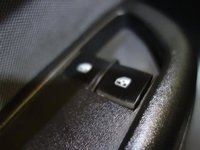 PRISMA - 1.0 MPFI JOY 8V 4P MANUAL