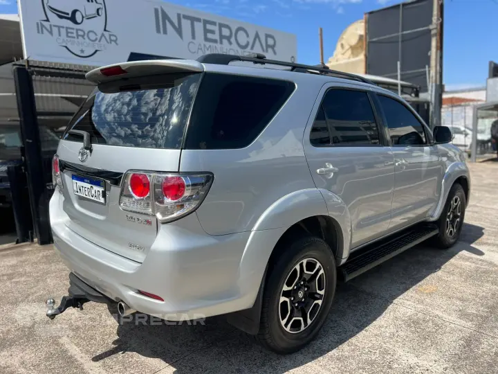 HILUX SW4 3.0 SRV 4X4 7 Lugares 16V Turbo Intercooler