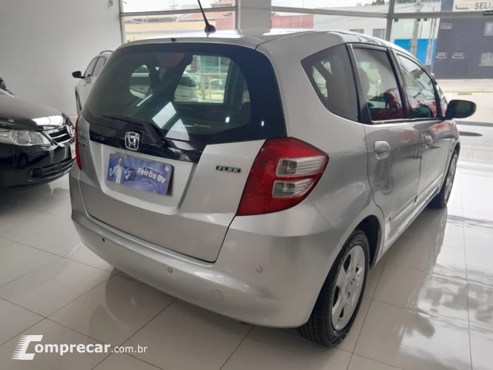 Fit 1.4 16V 4P LX FLEX