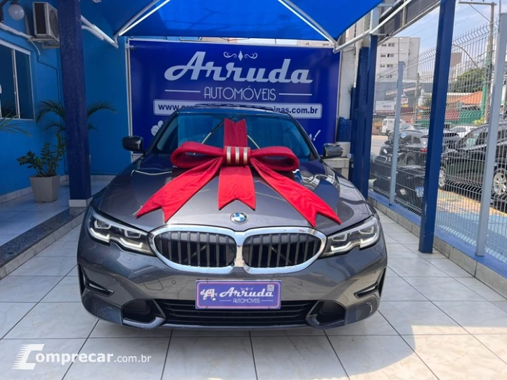 320i