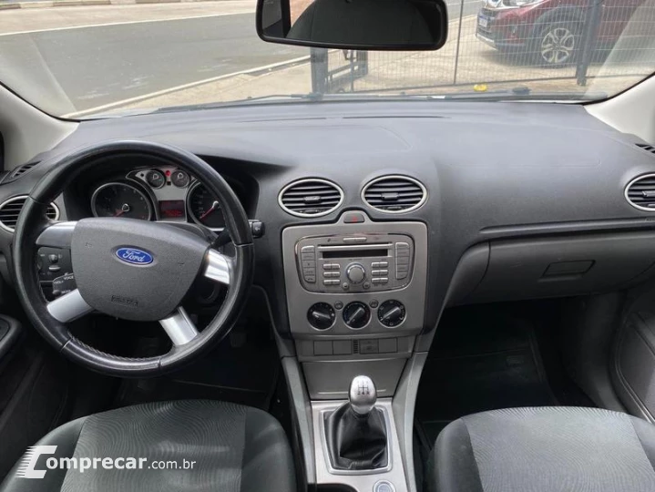 FOCUS SEDAN 2.0