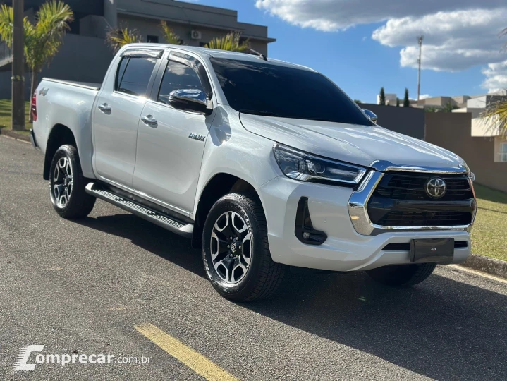 HILUX 2.8 D-4D TURBO DIESEL CD SRX 4X4 AUTOMÁTICO