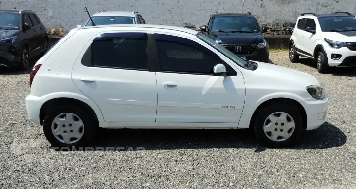 CELTA 1.0 MPFI LT 8V