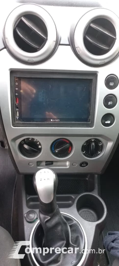 FIESTA 1.6 Rocam SE Sedan 8V
