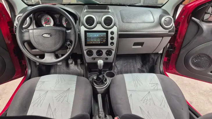 FIESTA 1.6 MPI Class Hatch 8V