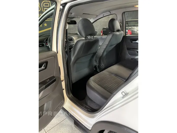 CROSSFOX 1.6 MI FLEX 8V 4P MANUAL