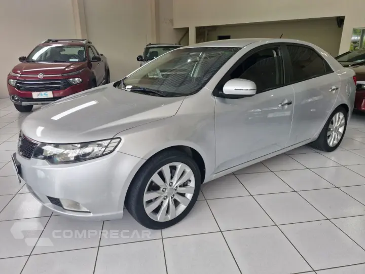Cerato Sedan 1.6 16V 4P SX3 AUTOMÁTICO