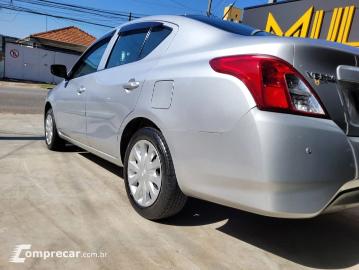 VERSA 1.0 12V FlexStart 4p Mec.