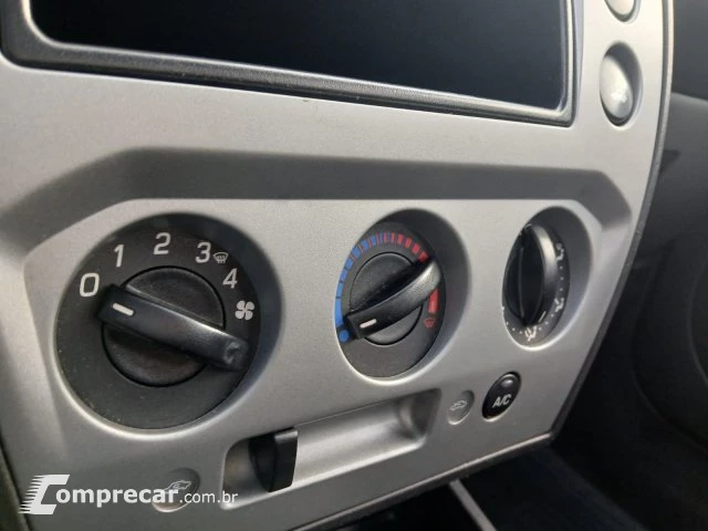 FIESTA SEDAN - 1.6 SE SEDAN 16V 4P MANUAL
