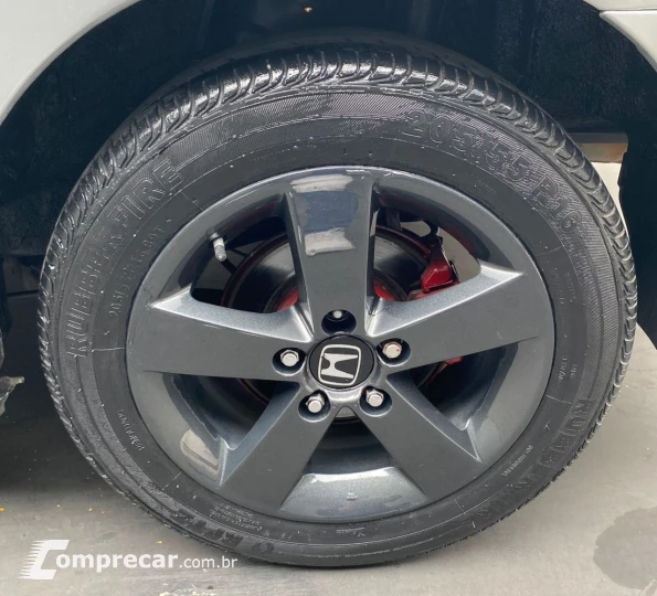 Civic 1.8 16V 4P LXS