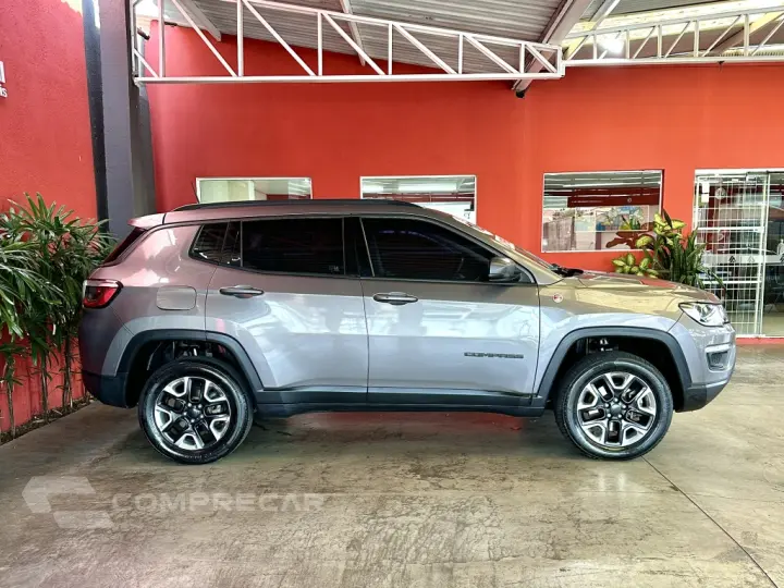 COMPASS 2.0 16V DIESEL TRAILHAWK 4X4 AUTOMÁTICO