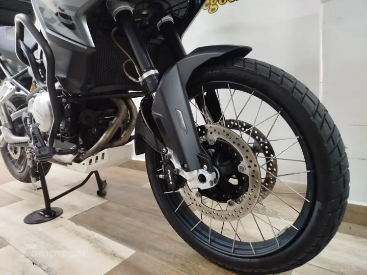 F850 GS TRIPLE BLACK