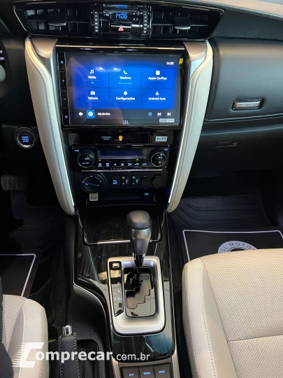 HILUX SW4 2.8 SRX Diamond 4X4 7 Lugares 16V Turbo Intercoole