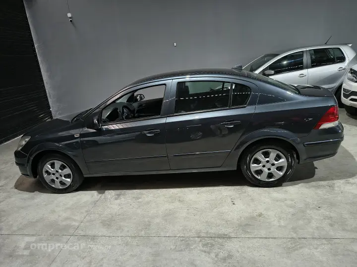 VECTRA 2.0 MPFI Expression 8V