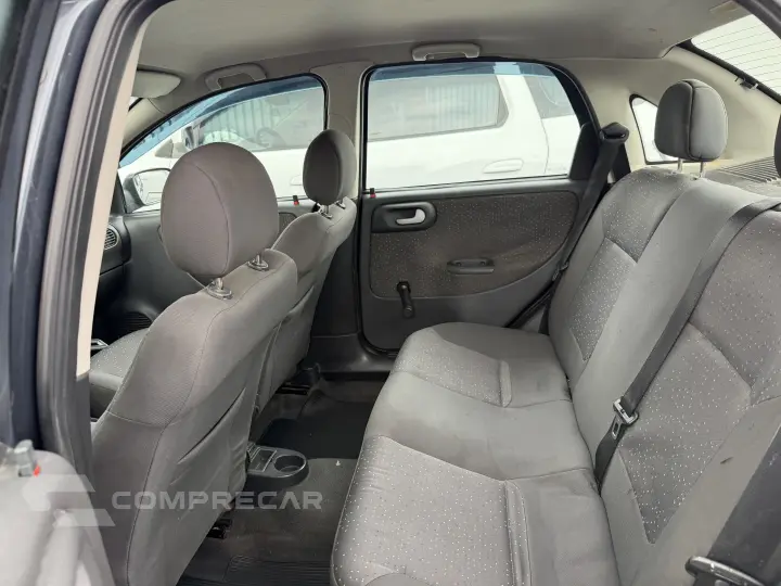 CORSA 1.4 MPFI Premium Sedan 8V