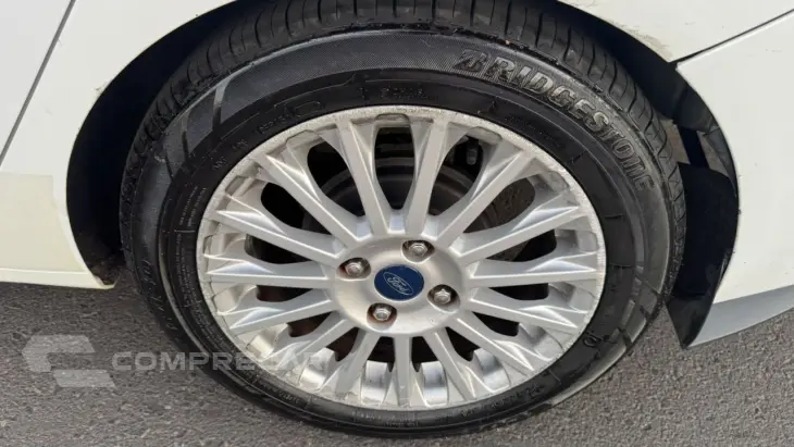Fiesta Sedan 1.6 4P FLEX TITANIUM POWERSHIFT AUTOMÁTICO