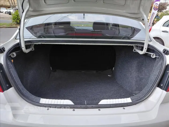 VOYAGE 1.0 12V MPI TOTALFLEX 4P MANUAL