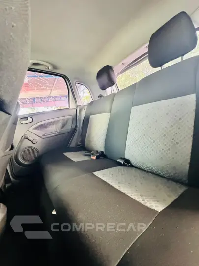 FIESTA 1.6 MPI Class Hatch 8V