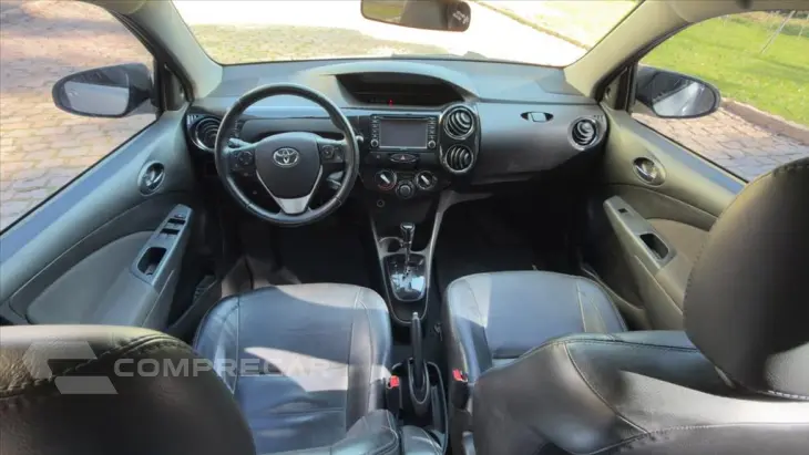 ETIOS 1.5 PLATINUM SEDAN 16V FLEX 4P AUTOMÁTICO