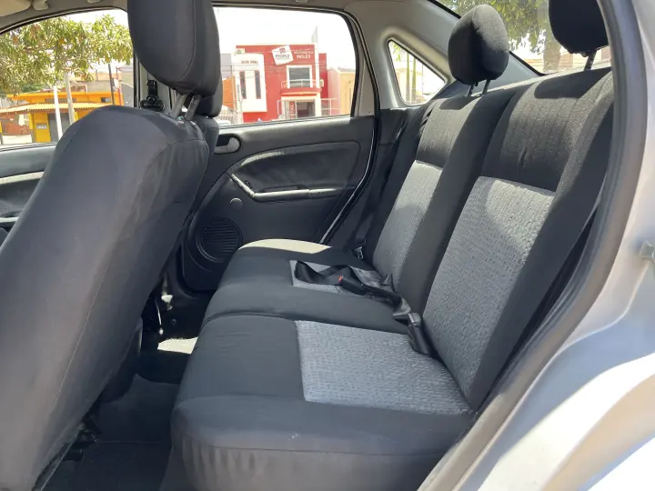 FIESTA 1.6 MPI Class Sedan 8V