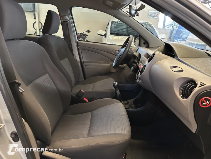 ETIOS 1.5 X Sedan 16V