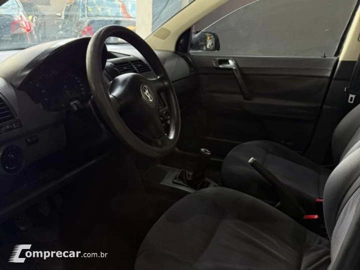 POLO 1.6 MI 8V GASOLINA 4P MANUAL