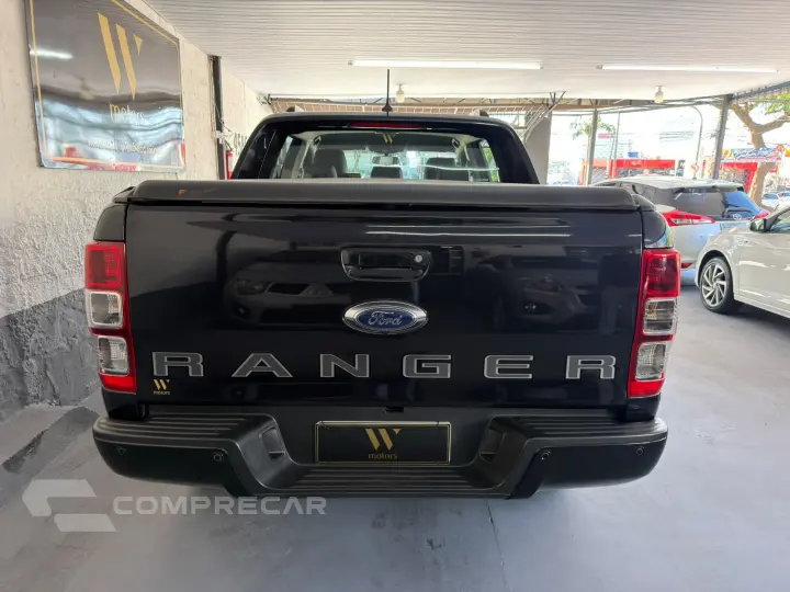 RANGER 2.2 Black 4X2 CD 16V