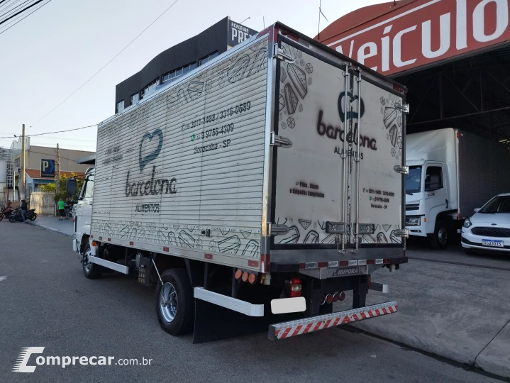 Delivery 10.160 + Baú Refrigerado