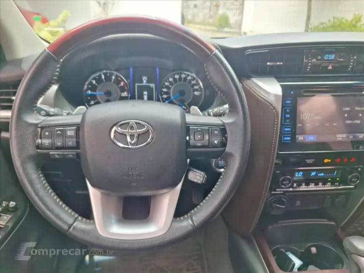 HILUX SW4 2.8 SRX 4X4 7 LUGARES 16V TURBO INTERCO