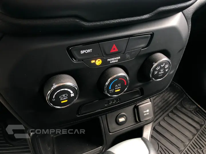 Renegade 1.8 16V Flex 4P Automático