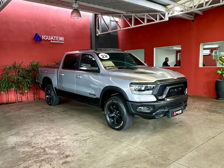 1500 5.7 V8 GASOLINA REBEL CD 4X4 AUTOMÁTICO