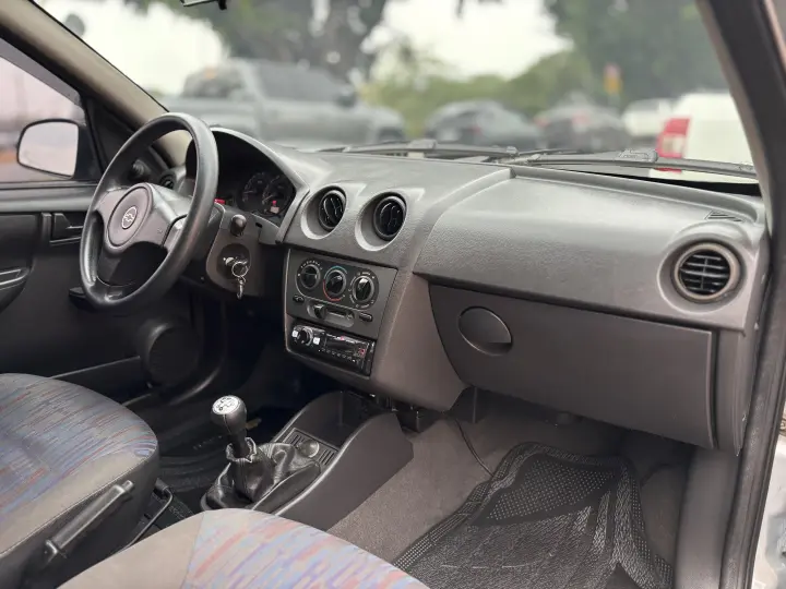 CELTA 1.0 MPFI Life 8V