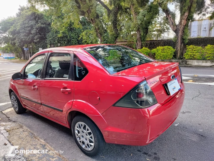 FIESTA 1.6 MPI Class Sedan 8V