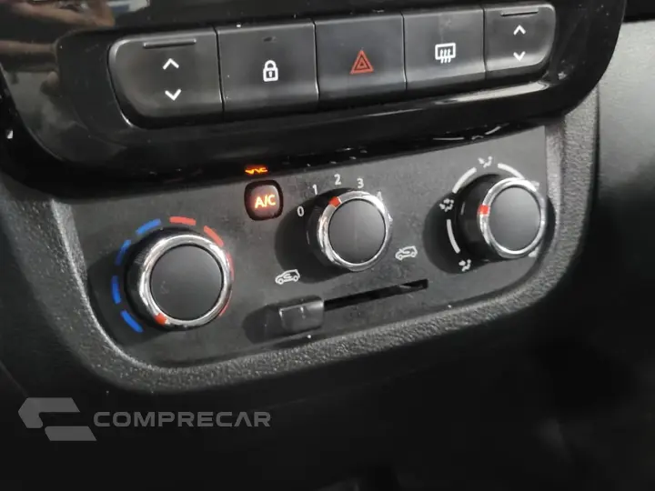 Kwid KWID Intense 1.0 Flex 12V 5p Mec.