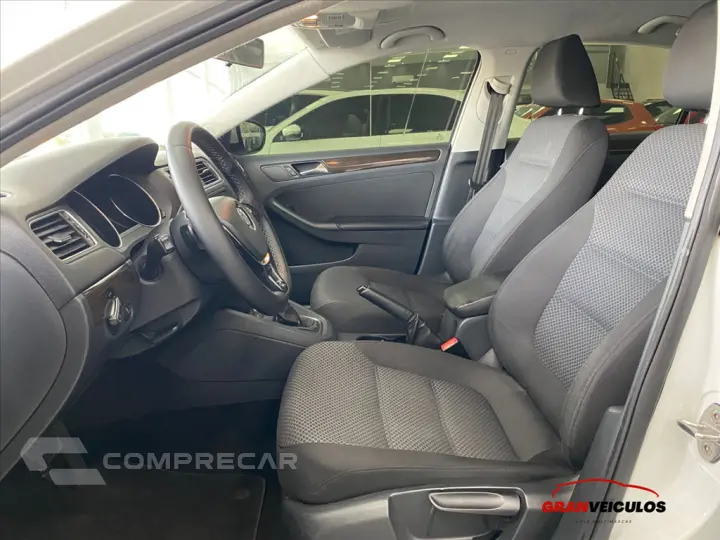 JETTA 2.0 COMFORTLINE FLEX 4P TIPTRONIC