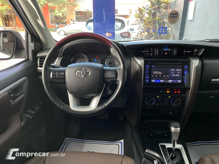 Hilux SW4 SR 4x2 2.7/ 2.7 Flex 16V Aut.