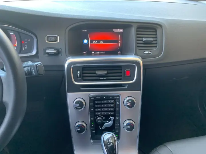 S60 T-4 MOMENTUM 2.0 190cv 4p
