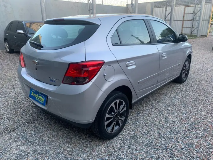 Onix Hatch 1.4 4P FLEX LTZ