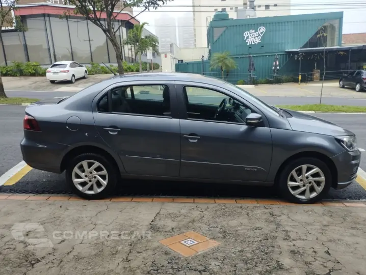 Voyage 1.6 4P FLEX AUTOMÁTICO