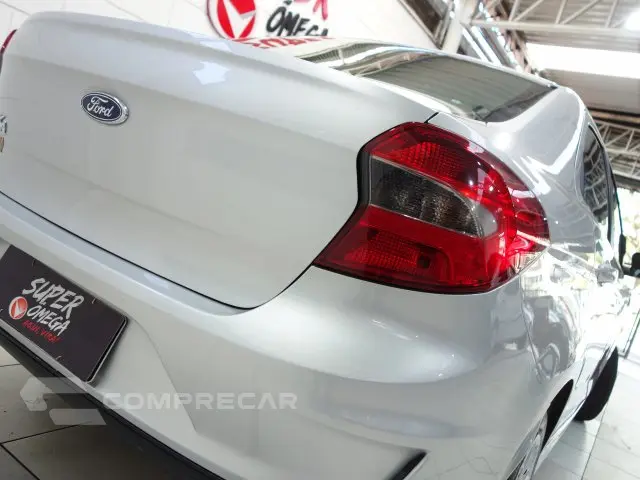 KA + - 1.0 TI-VCT SE PLUS SEDAN MANUAL