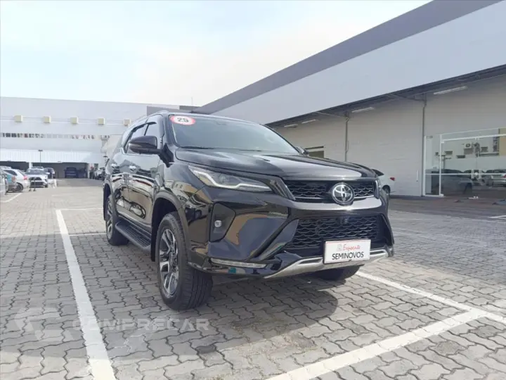 HILUX SW4 2.8 D-4D TURBO DIESEL SRX PLATINUM 7L 4